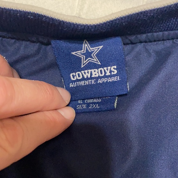 Cowboys Pull over wind breaker - Picture 2 of 3